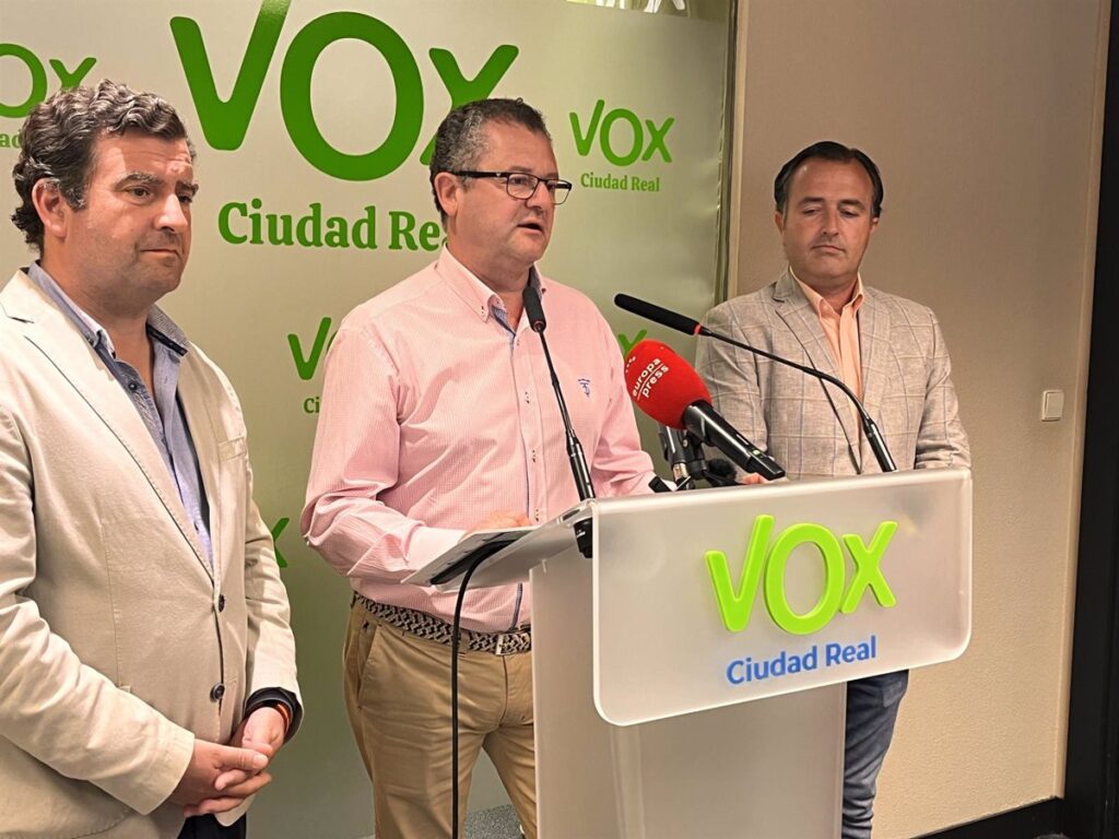 Dueñas (Vox) ofrece a C-LM su modelo agrario en CyL, desde modernizar regadíos hasta mejorar la incorporación de jóvenes