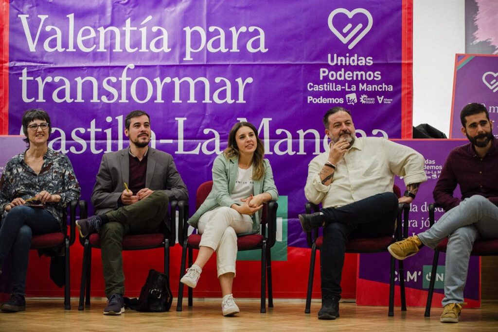 Montero lamenta que Page busque "siempre" pactos con el PP: "Con él la derecha manda aunque no gobierne"