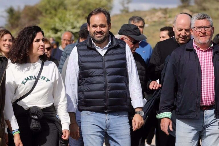 Núñez ironiza sobre la presencia de Page y Sánchez juntos en Puertollano: "Hoy parece que van a coincidir"