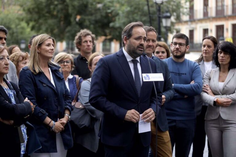 Núñez cuidará a hostelería y le devolverá "todo lo que ha sufrido" por los "cierres indiscriminados" en pandemia