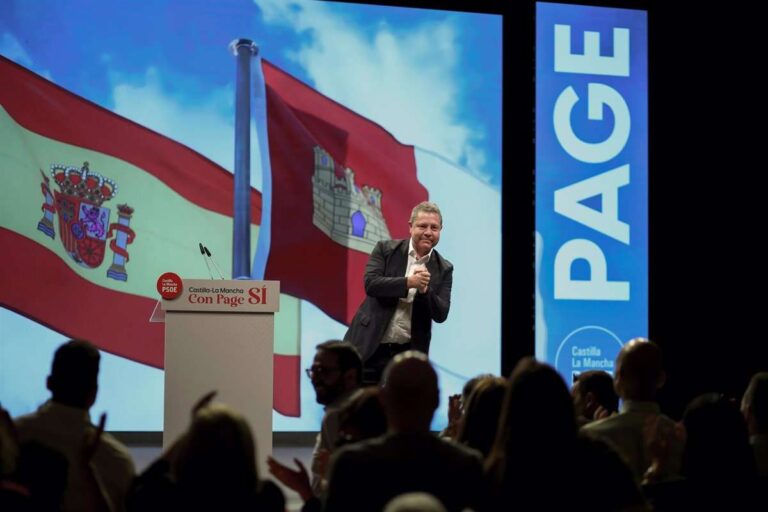 Page llama a la movilización a los moderados "de fondo" para evitar a un PP que "espera que suene la flauta"