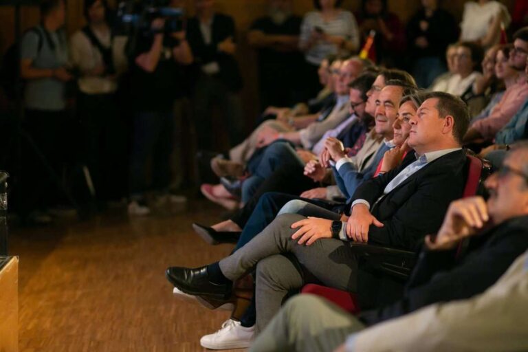 Page convoca a todo el mundo a votar PSOE si quieren a alguien que se comprometa "a carta cabal con esta tierra"