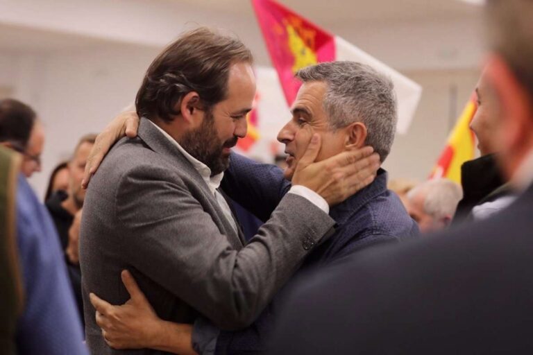 Núñez plantea financiar el carné del camión a jóvenes de C-LM para que puedan trabajar en empresas de transporte