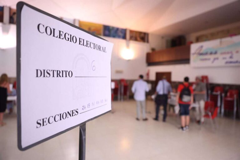 35,5 millones de personas tiene este domingo una cita para renovar más de 8.000 ayuntamientos y 12 parlamentos