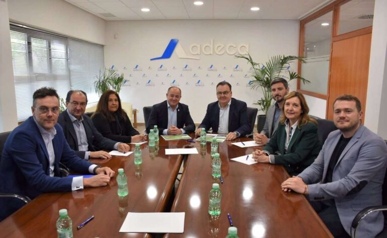 Sáez: "Hemos destinado un millón de euros anuales a cuidar a nuestro tejido empresarial y a atraer inversiones"
