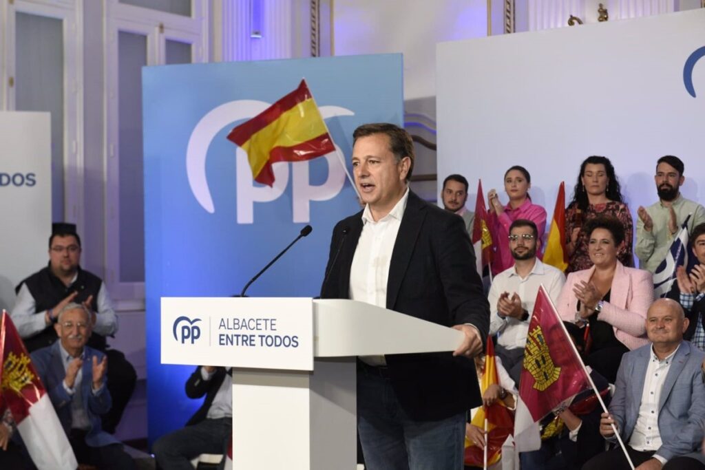 VÍDEO: Serrano pide el "voto de la libertad" para "desterrar" de Ayuntamiento Albacete las "corruptelas y la indecencia"