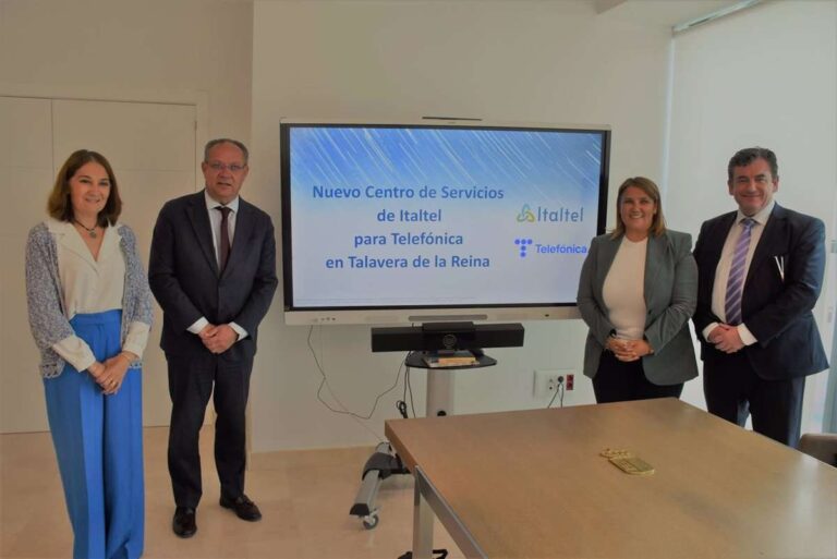 Tita García celebra el inicio de la actividad de la empresa Italtel: "Talavera es una ciudad de oportunidades"