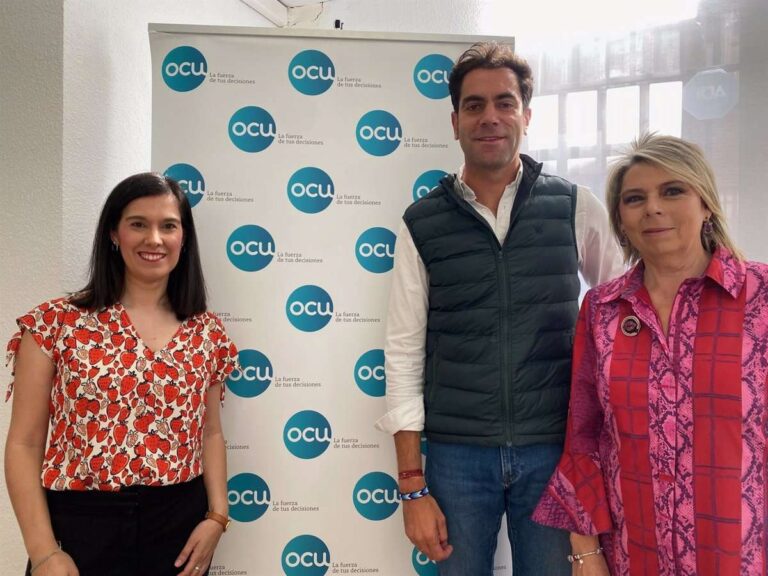 Primero Toledo apuesta por agilizar las quejas que los vecinos platean a la OMIC con colaboración de asociaciones