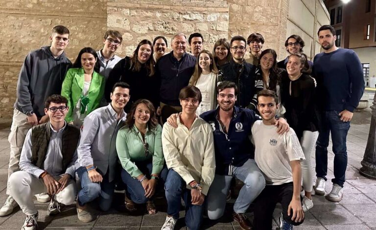 Cañizares pondrá en marcha un plan para retener el talento joven en empresas de Ciudad Real si es alcalde