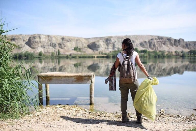Voluntarios librarán de residuos más de 850 enclaves naturales de toda España, entre ellos el Río Guadiela en Buendía
