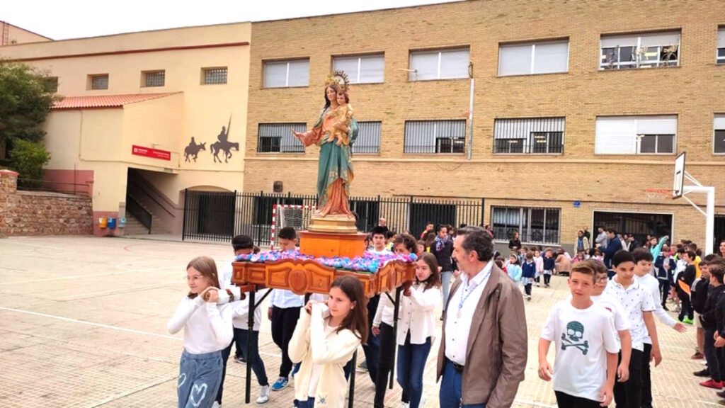 festividad de maria auxiliadora en puertollano