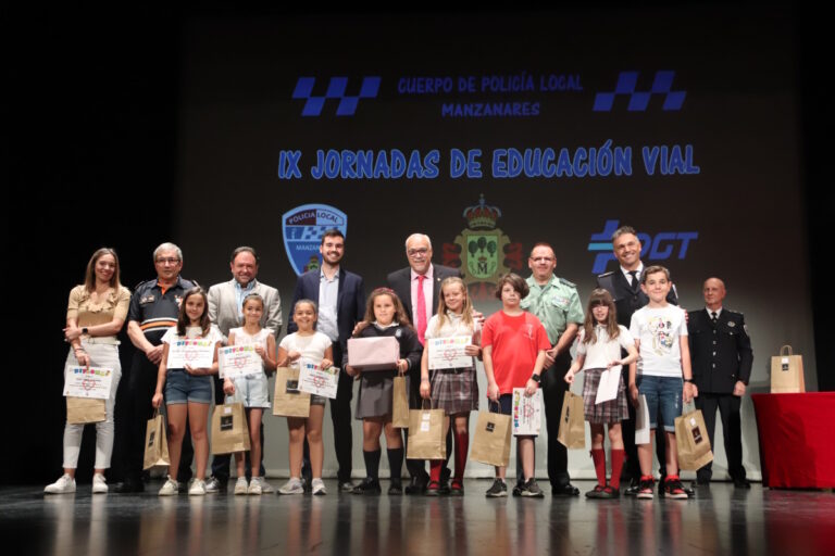 ganadores concurso de dibujos y eslogan jornadas educacion vial manzanares