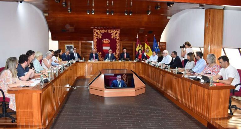 Alcalde Puertollano reparte competencias con José Antonio Barba y Andrés Gómez como hombres fuertes, liberados al 100%