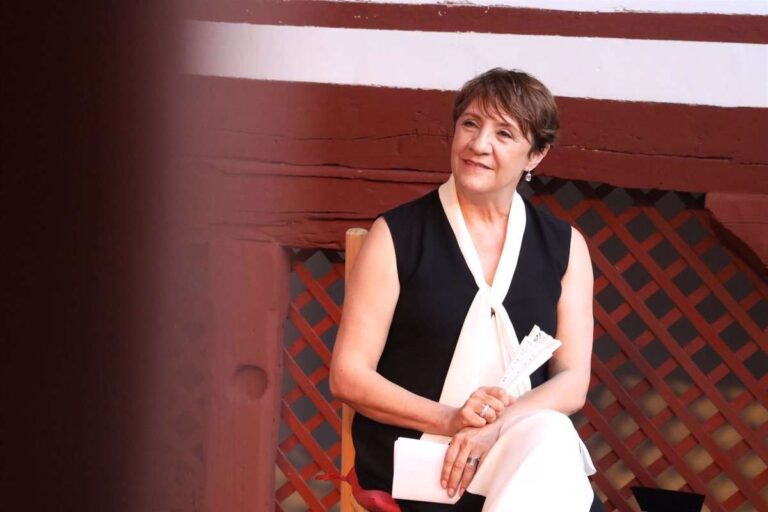 Blanca Portillo recibe el Premio Corral de Comedias defendiendo el poder de la palabra: "Que no os la roben"