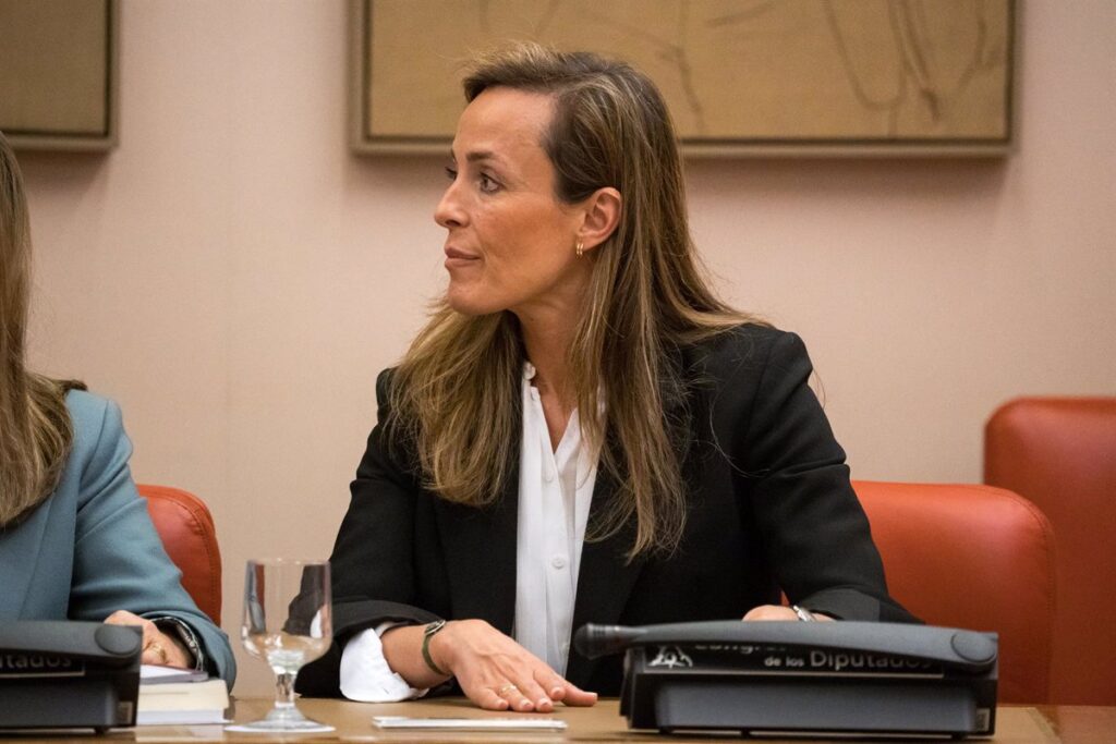 La 'popular' albaceteña Carmen Navarro, elegida secretaria segunda de la Diputación Permanente del Congreso