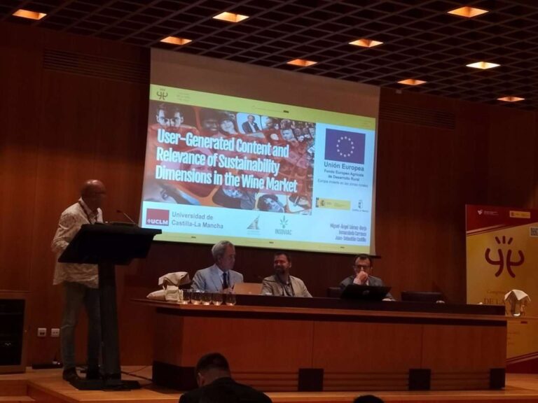 Profesores de UCLM muestran en el Congreso de la Viña y el Vino la utilidad de la inteligencia artificial en el sector