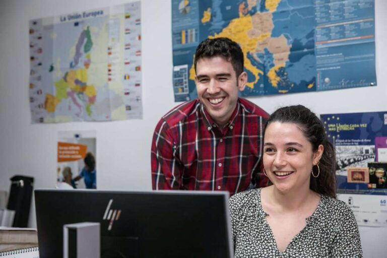 C-LM abre la convocatoria para solicitar las becas de especialistas en asuntos relacionados con la Unión Europea