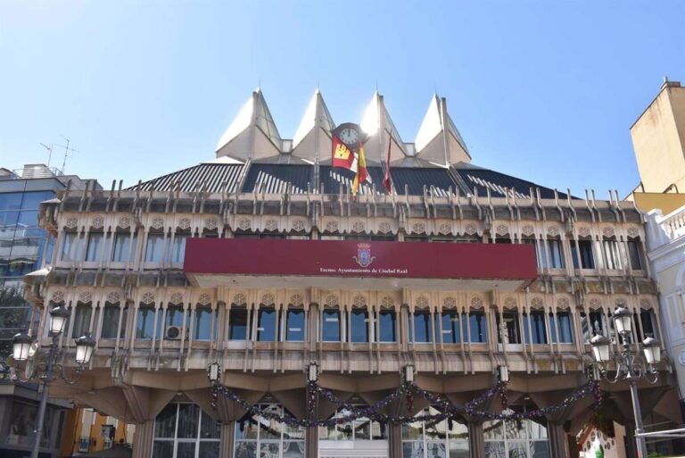 PP zanja la polémica con Vox en Ciudad Real manteniendo Igualdad pero diluyendo la competencia sumándola a Educación
