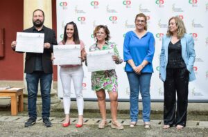 Europa Press Castilla-La Mancha recoge el premio de la APG por su reportaje sobre el papel de la mujer en las botargas