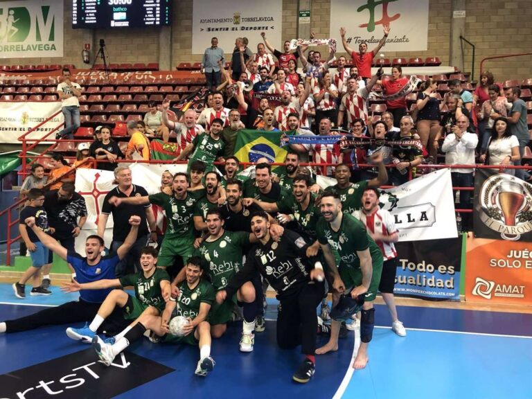 El balonmano de Cuenca y su afición hacen historia al coronarse como subcampeones de Asobal en Torrelavega