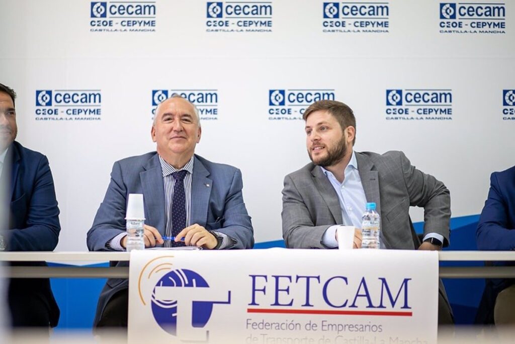 Fetcam pide planes de reducción de emisiones "realistas" para transportistas y Junta aboga por soluciones como biodiesel