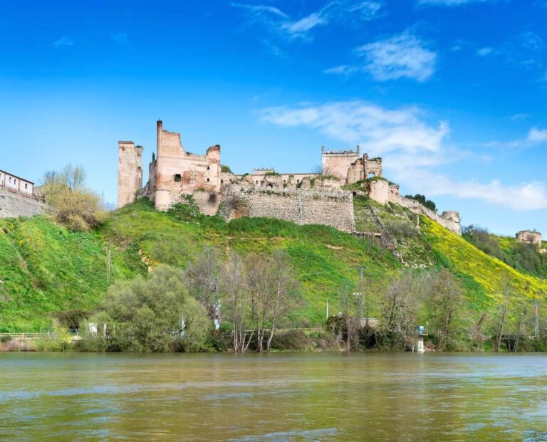 Los estudios arqueológicos para que el castillo de Escalona pueda convertirse en un complejo turístico están en marcha