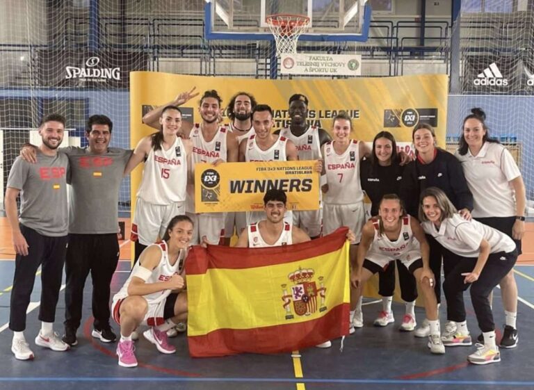 El talaverano Juanjo Santana disputa con la Selección Española la 3x3 Nations League en Bratislava