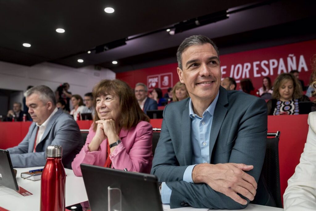 Sánchez pide, ante la dirección del PSOE, que las críticas se hagan en  órganos del partido: "Las cosas se hablan aquí"