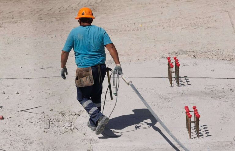 Este viernes llega la primera ola de calor del verano que empieza hoy y puede ser más lluvioso y cálido de lo normal