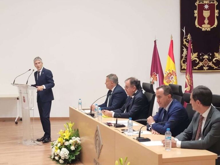 La XL promoción de funcionarios de prisiones con 285 alumnos inicia su formación en Cuenca en presencia de Marlaska