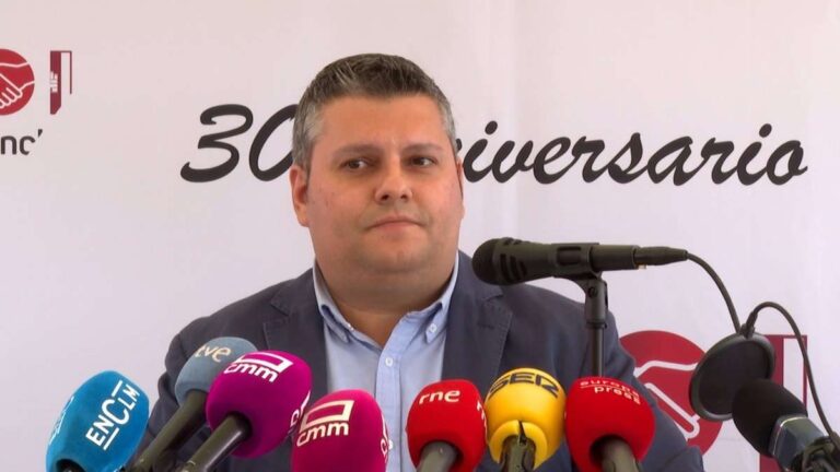 Monforte (UGT) pide a CSIF que "no se le llene la boca" hablando de subvenciones cuando las cobra en el ámbito estatal