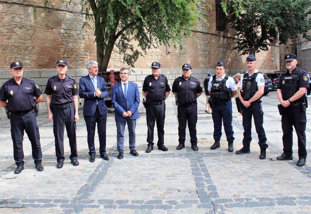 Dos agentes de la Policía Nacional francesa patrullarán en el casco histórico de Toledo durante 15 días