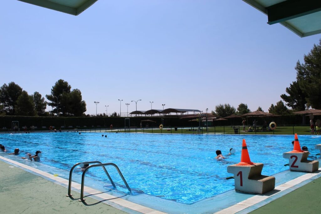 La piscina Municipal de verano de Quintanar abre sus puertas para los próximos meses 13