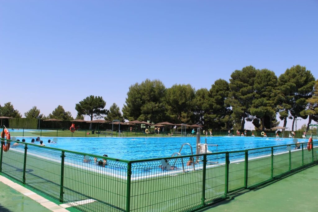 La piscina Municipal de verano de Quintanar abre sus puertas para los próximos meses 22
