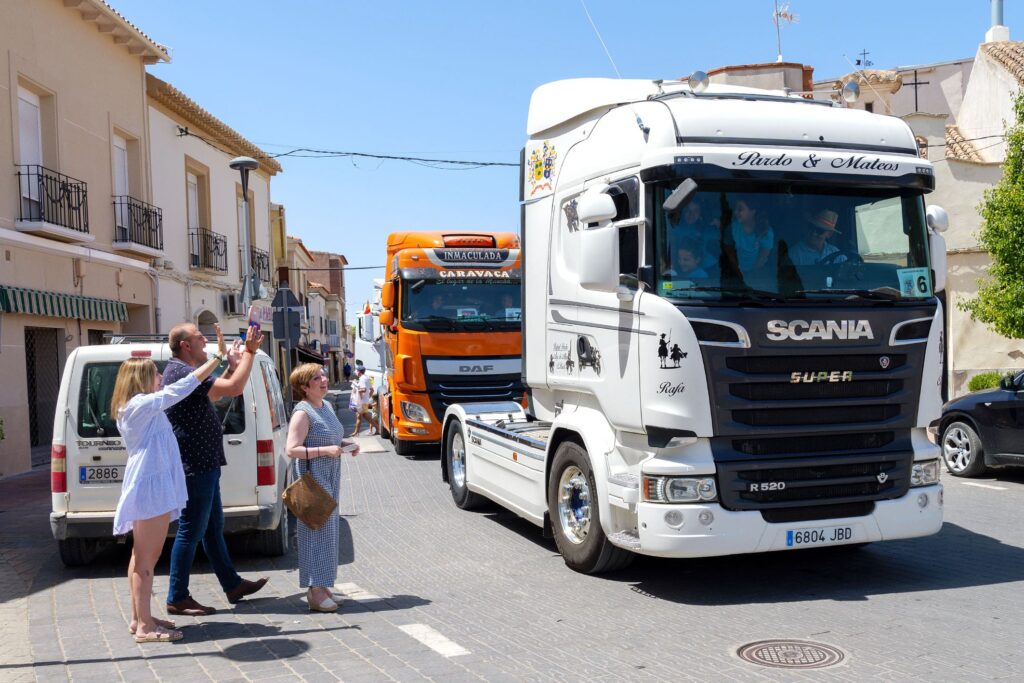 Procesión de camiones en Argamasilla de Alba en honor a San Cristóbal, patrón de los conductores 1