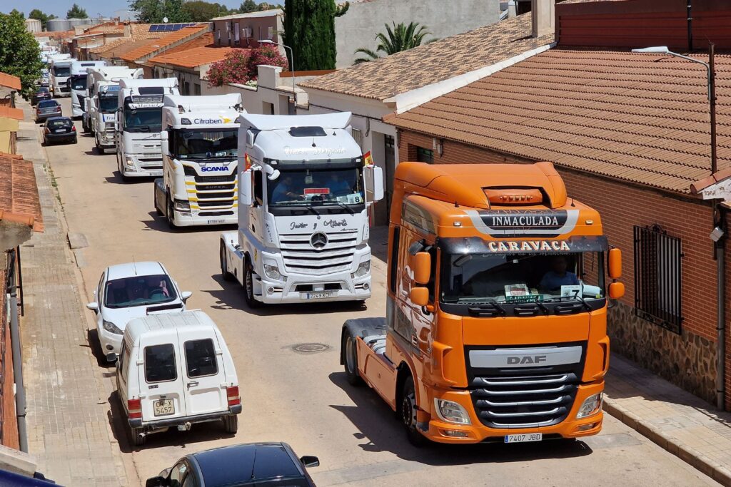 Procesión de camiones en Argamasilla de Alba en honor a San Cristóbal, patrón de los conductores 2