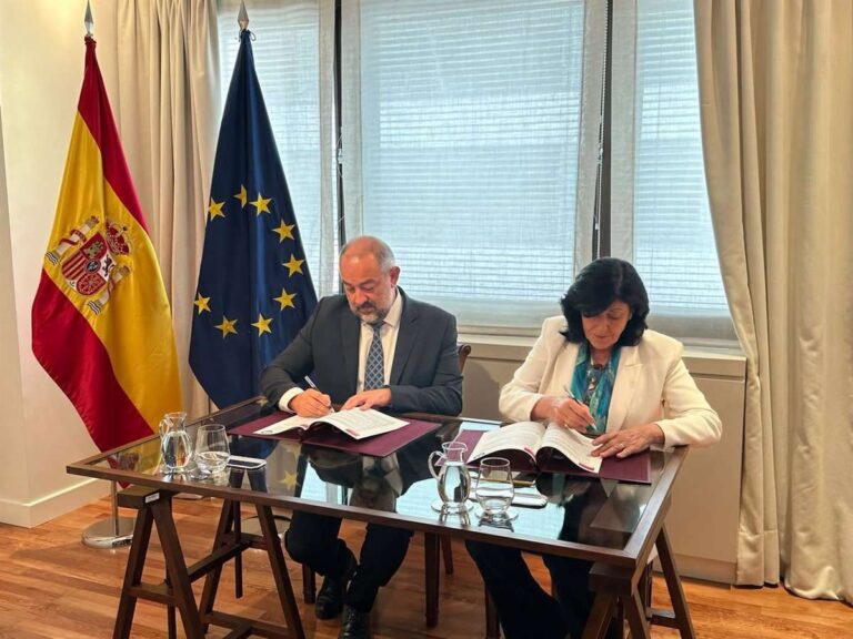 La UCLM y el CNI colaborarán en proyectos universitarios sobre cultura de inteligencia tras sellar un acuerdo