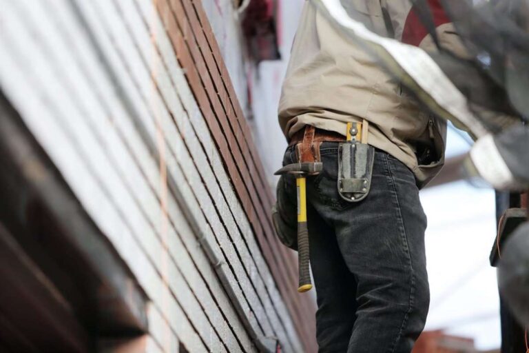 Patronal y sindicatos aprueban un protocolo de actuación en la construcción frente a las altas temperaturas