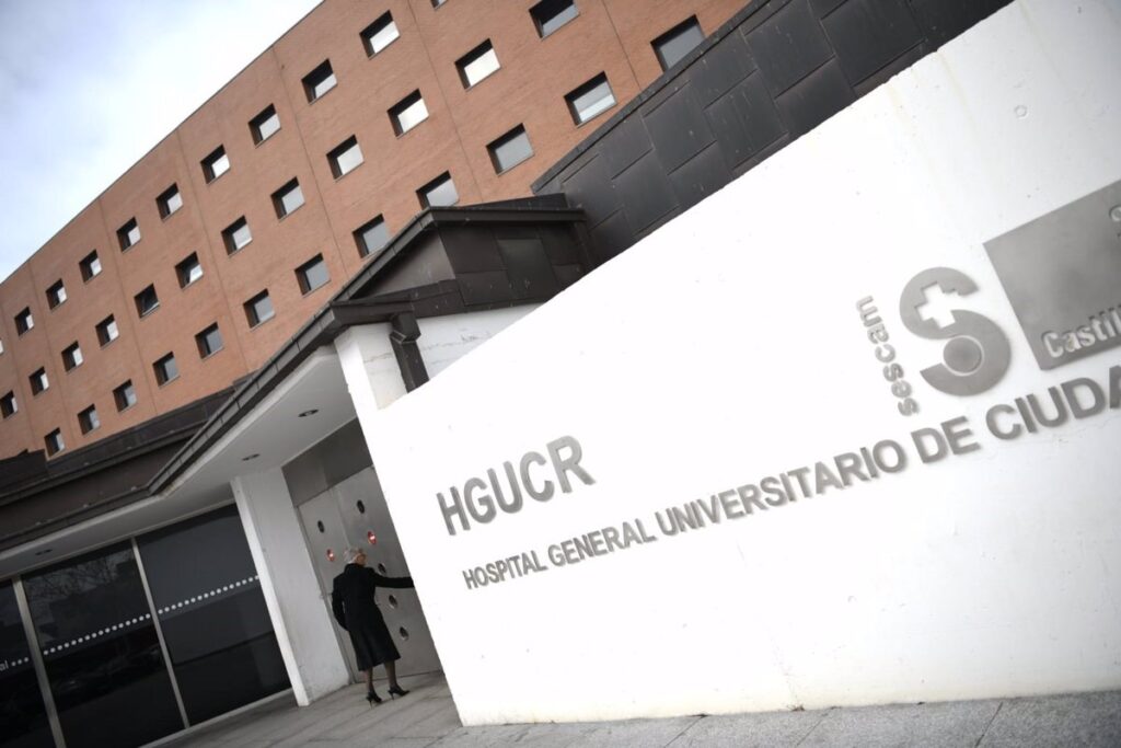 Trasladan al hospital a una chica de 17 años tras sufrir un atropello en Ciudad Real capital