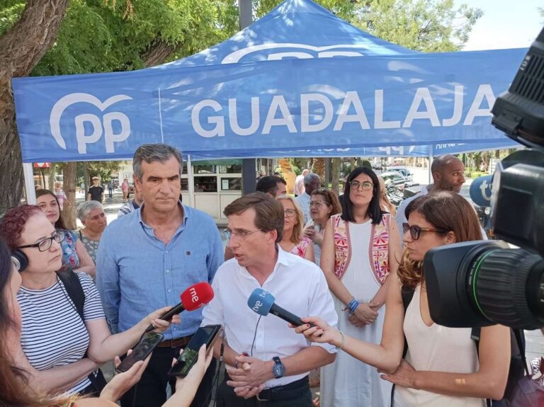 Almeida ve a Feijóo como triunfador del debate y dice que Sánchez "se la envainó" para no generar "grietas" a Díaz