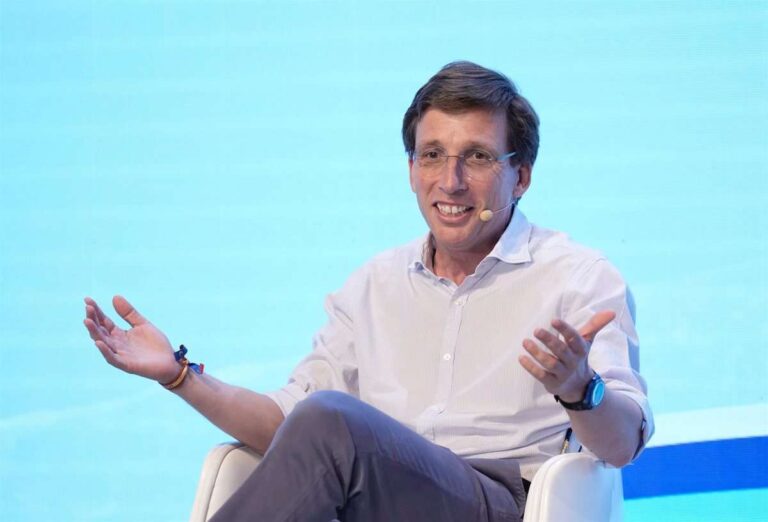 Almeida celebra que haya "un festival de novatos" del PP al frente de importantes ayuntamientos del país