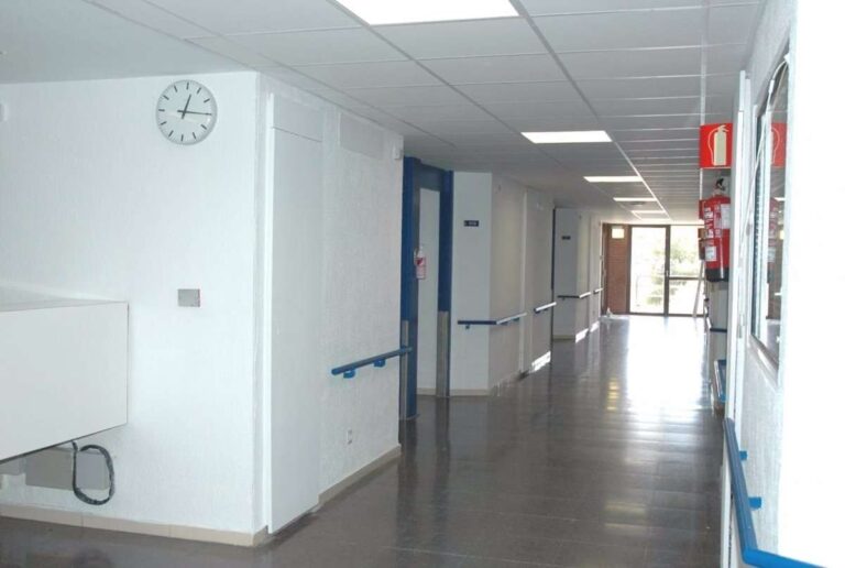 Satse asegura que Castilla-La Mancha cerrará 106 camas hospitalarias durante el verano