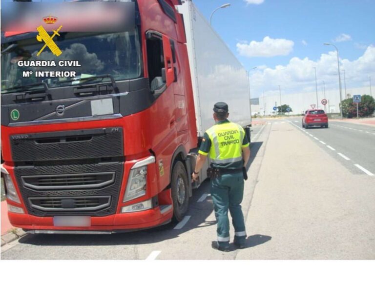 Detectado el conductor de vehículo articulado circulando con tasa de alcohol casi 4 veces más de la permitida