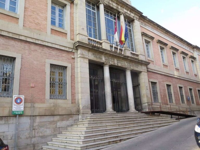 La creación de 21 plazas eventuales en la nueva estructura de Gobierno C-LM por 1,1 millones provoca críticas sindicales