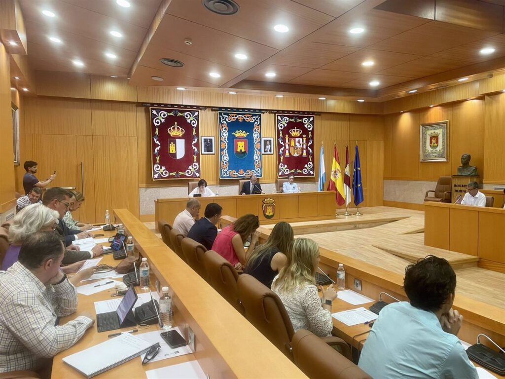 El Pleno de Talavera ratifica la composición del Gobierno formado por PP y Vox, sueldos y personal eventual