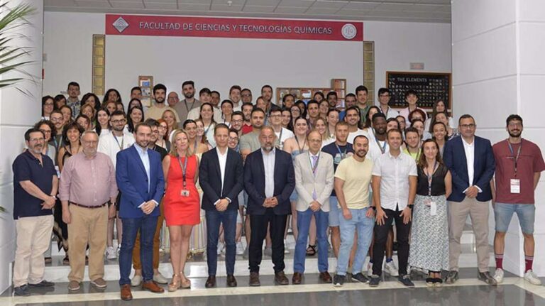 Garde avanza que las becas de contratos predoctorales aumentarán a 48 frente a las 30 de la anterior convocatoria