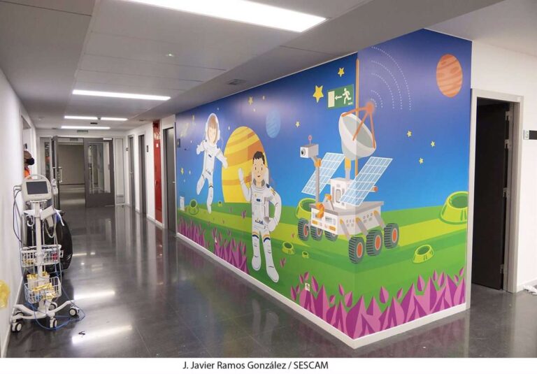 Viajes espaciales inspiran la decoración en Pediatría del Hospital de Guadalajara a cargo de la Escuela Elena de la Cruz