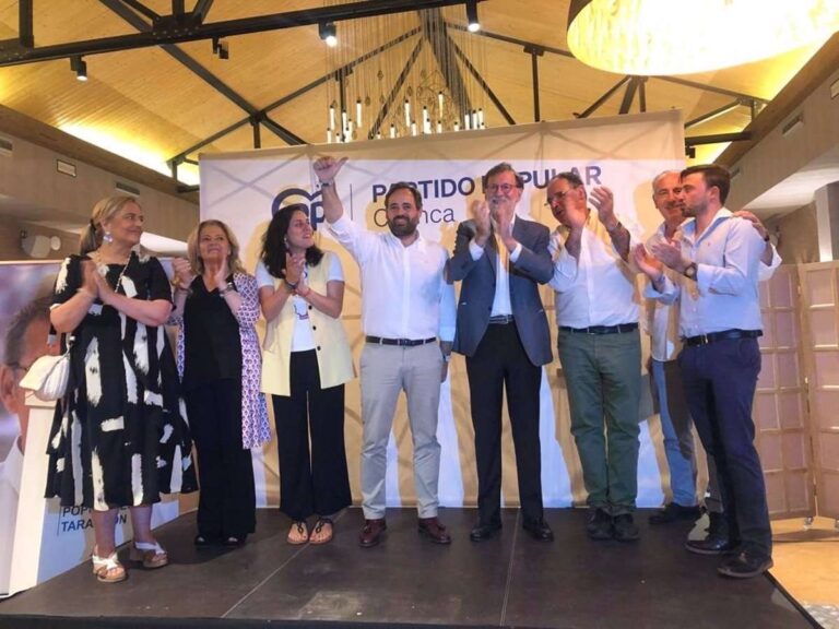 Rajoy encumbra a Feijóo como el presidente que traerá "sosiego y eficacia", que es lo que necesita España