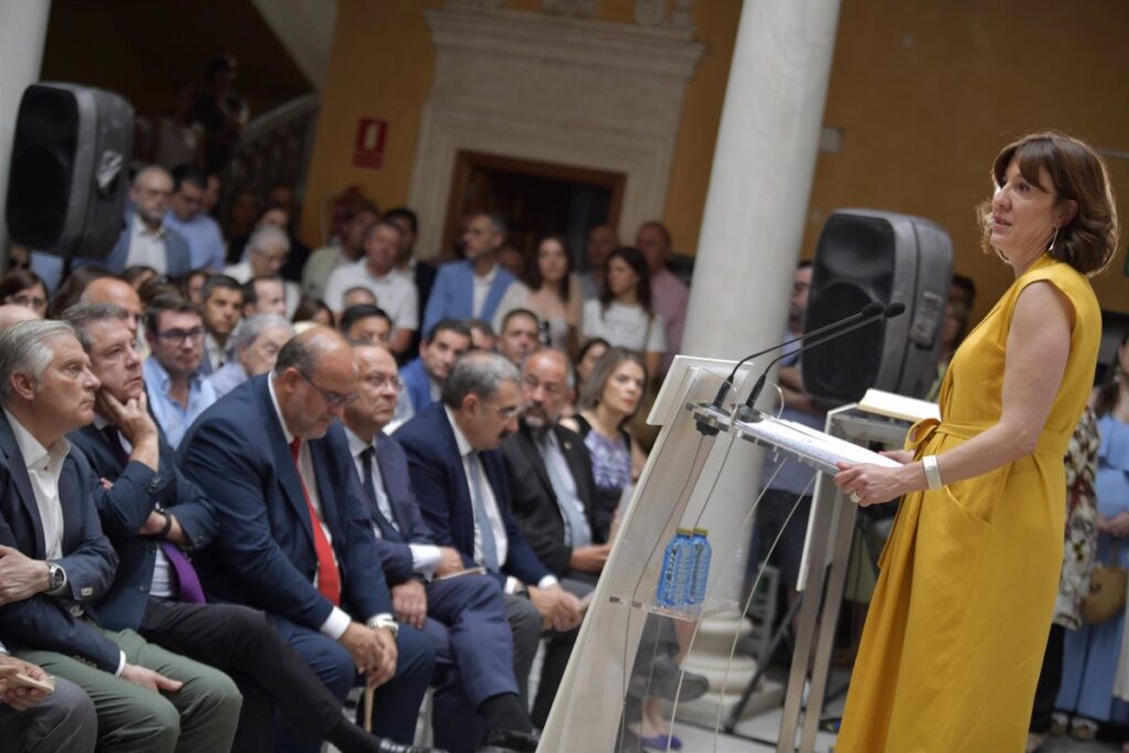 Fernández pide a Valverde y Cañizares "no compartir" el discurso de sus socios de gobierno de Vox en materia de Igualdad