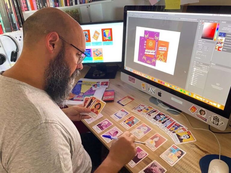 El juego 'Historia de la ciencia española' del microbiólogo conquense Enrique Royuela fusiona diversión y aprendizaje